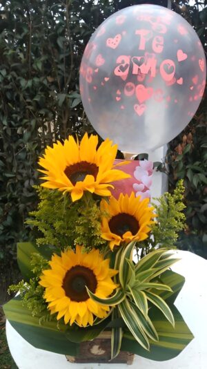 Arreglo de 3 girasoles y globo R02 - Floristería en Tunjuelito Te Mando Flores